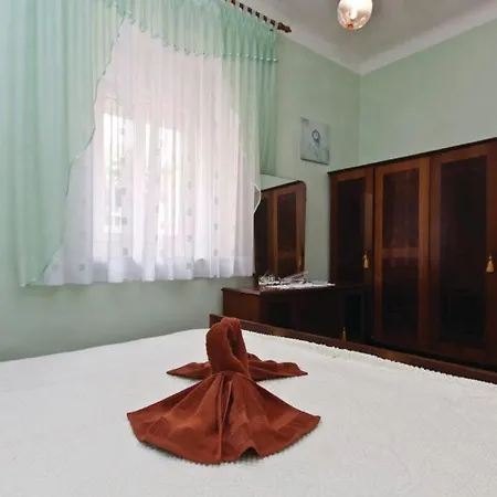 Nadalina 1072 * 풀라