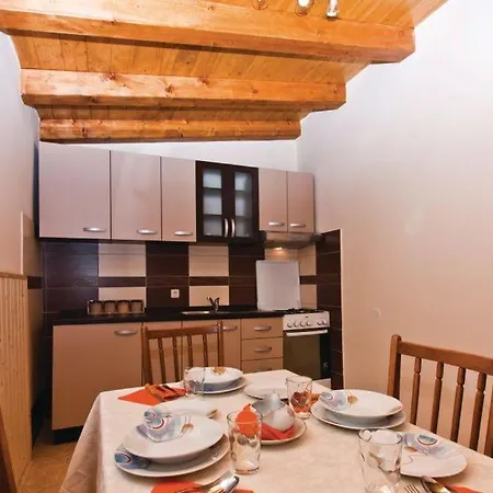 Nadalina 1072 * Pola