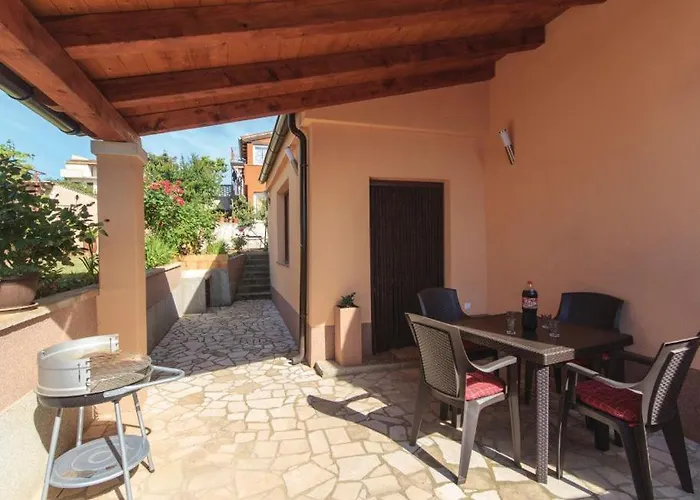 Nadalina 1072 Apartamento